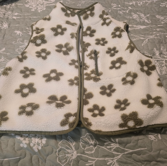 NWOT Floral Womend Fleece Vest - Picture 1 of 3